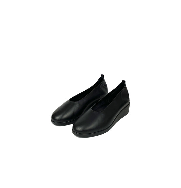 IO Slipper - Black Nappa