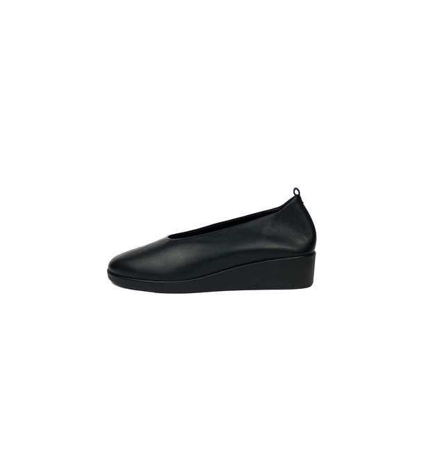 IO Slipper - Black Nappa